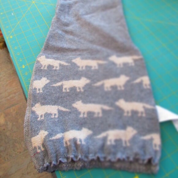80% Lamb's wool grey wolf scarf - Picture 1 of 6
